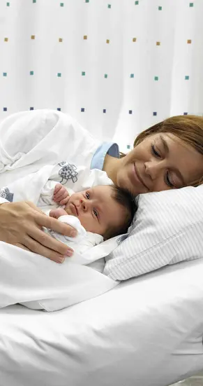 healthcare-krankenhaus-frau-baby