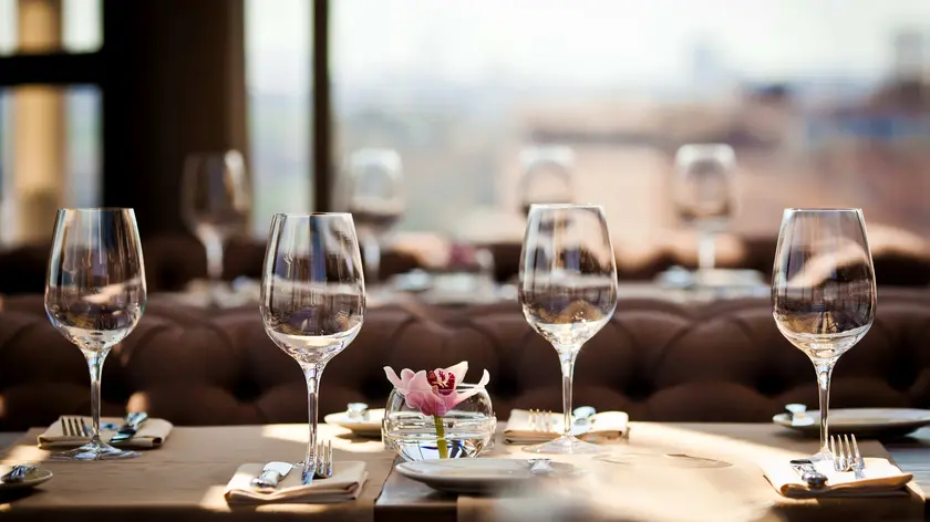 elis-catering-gastronomie-stilvoll-gedeckter-tisch