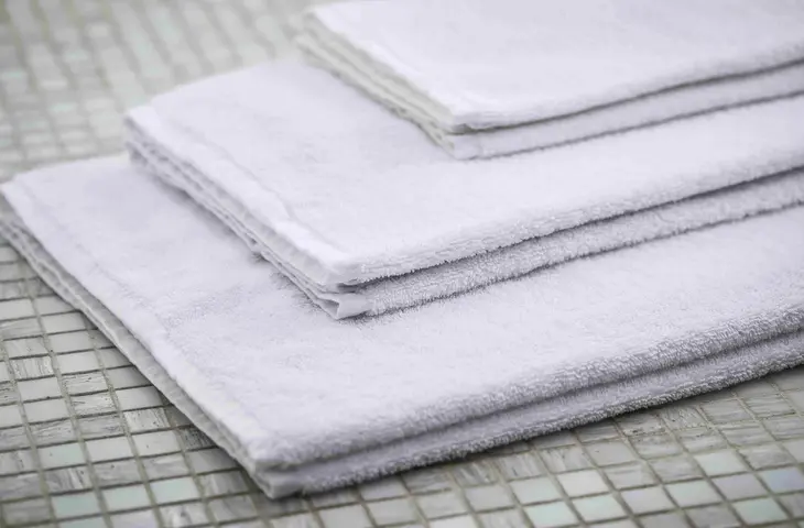 elis-flachwaesche-badezimmer-handtuecher-stapel-luxus hotel handtuecher luxus