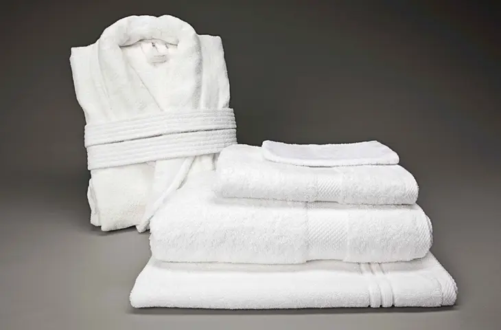 Le-Jacquard-Francais-Bademantel-Handtuecher