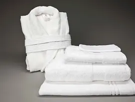 Le-Jacquard-Francais-Bademantel-Handtuecher