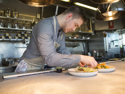 atering-chef-focused-preparing-food