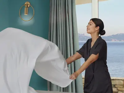 Bild: Eine von vielen Textildienstleistungen bei Elis: Bettwäsche für die Hotellerie