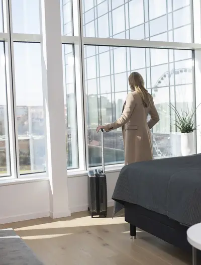 elis-hotellerie-vorstandsvorsitzende-im-zimmer