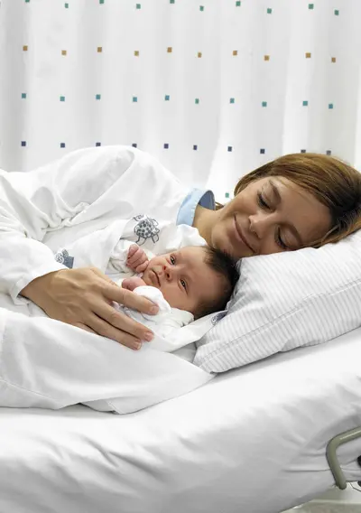 healthcare-krankenhaus-frau-baby