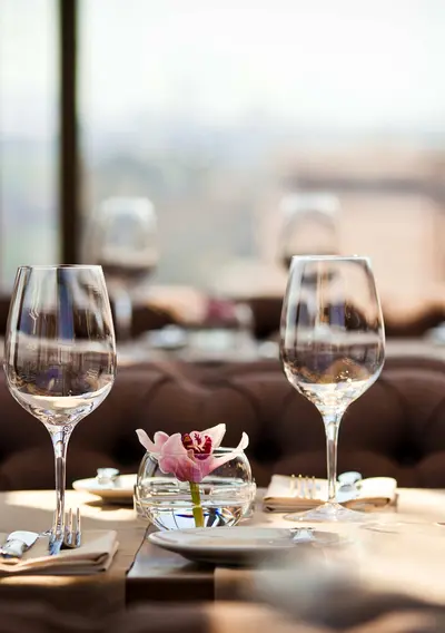 elis-catering-gastronomie-stilvoll-gedeckter-tisch