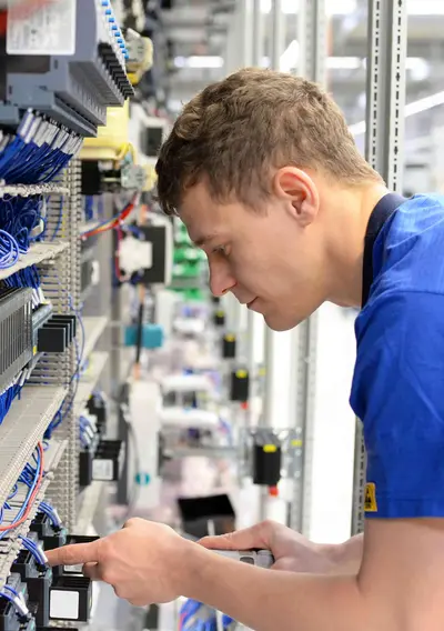 Berufsbekleidung für die Elektrotechnik