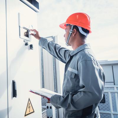 Berufsbekleidung für die Elektrotechnik